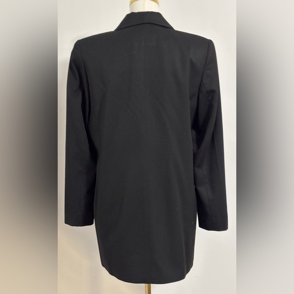 Black Blazer Size 10. Lined. Single Breasted. Adolfo Studio. - Picture 2 of 6